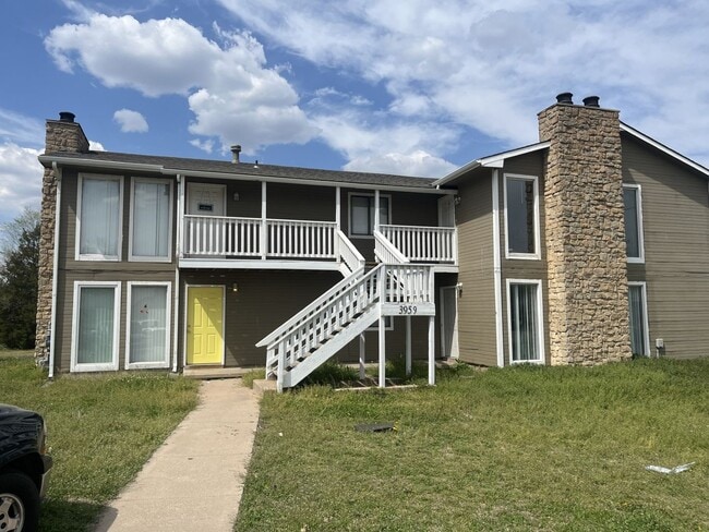 property at 3959 N Garland Cir