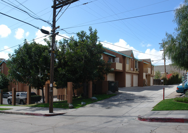 Suncrest Apartments in San Diego, CA - Building Photo - Building Photo