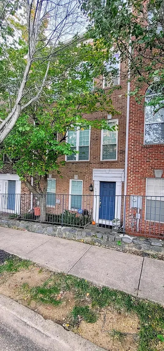 property at 6020 Lincolnia Rd