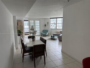 801 Brickell Bay Dr, Unit 2064 in Miami, FL - Building Photo - Building Photo