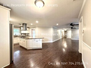 4237 Rocky River Rd in Charlotte, NC - Building Photo - Building Photo