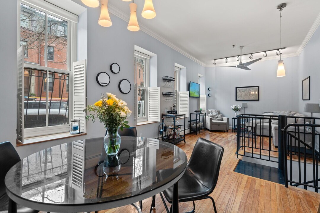 30-34 E Concord St, Unit 2 in Boston, MA - Building Photo