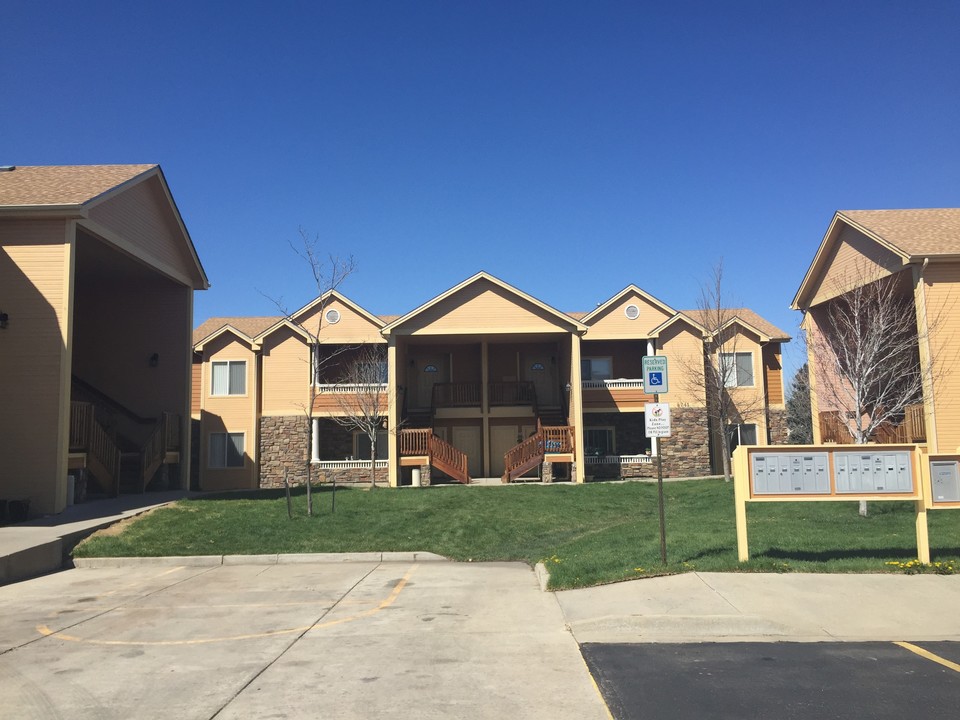 Cedar Creek in Lakewood, CO - Foto de edificio