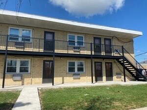 5500 W 55th St in Chicago, IL - Building Photo