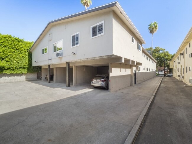Oakland Manor in Pasadena, CA - Foto de edificio - Building Photo