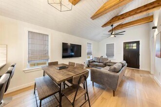 2319 Santa Rita St in Austin, TX - Building Photo - Building Photo