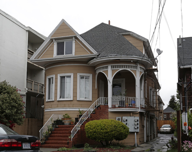 480 37th St in Oakland, CA - Foto de edificio - Building Photo