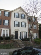 12472 Selkirk Cir in Bristow, VA - Foto de edificio - Building Photo