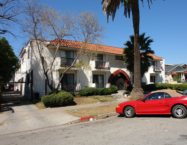 901 Mariposa Apartments in Los Angeles, CA - Foto de edificio - Building Photo