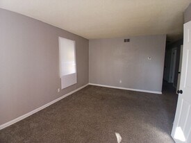 186 W Davant Ave in Memphis, TN - Building Photo