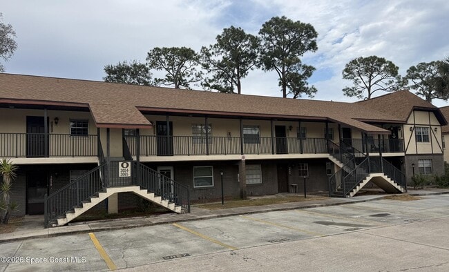 3057 Sir Hamilton Cir