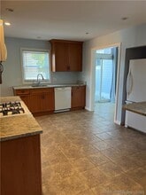 316 Reef Rd in Fairfield, CT - Building Photo - Building Photo
