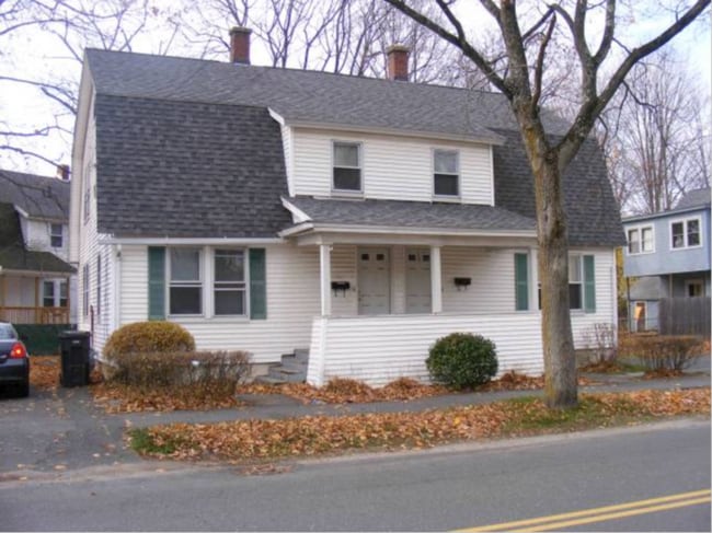 42 Montgomery St in Westfield, MA - Building Photo - Building Photo