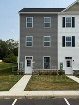 56 Snowdrop Ct in Kearneysville, WV - Building Photo