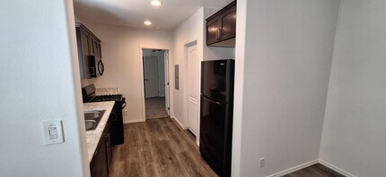 4487 E Lake Mead Blvd in Las Vegas, NV - Building Photo - Building Photo