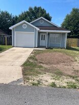 426 Apple Dr in Crestview, FL - Building Photo