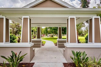 River Trace Apartments and Homes in Bradenton, FL - Foto de edificio - Building Photo