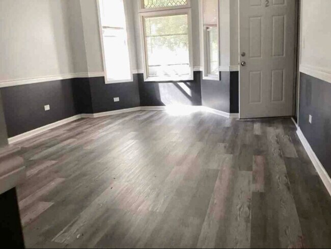 8423 S Muskegon Ave in Chicago, IL - Building Photo - Building Photo