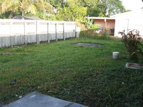 696 SW 16th Terrace in Homestead, FL - Building Photo - Building Photo