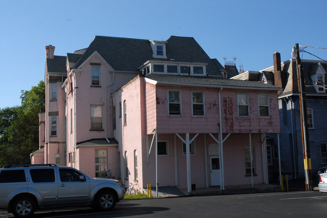 North River Street Apartments in Wilkes-Barre, PA - Foto de edificio - Building Photo