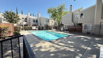 3712 Willow Pass Rd in Concord, CA - Building Photo