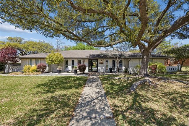 property at 6935 Town Bluff Dr