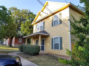 1707 Chestnut Ave in Austin, TX - Foto de edificio - Building Photo