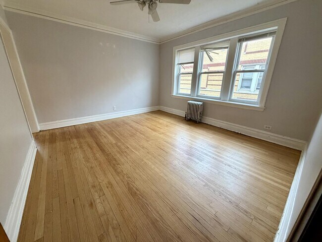property at 4407 N Kenneth Ave