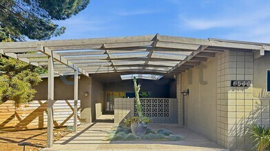 5544 N Poplar Ave in Fresno, CA - Building Photo - Building Photo