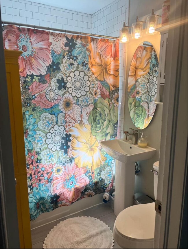 1631 Pearlott St, Unit C in Charleston, SC - Foto de edificio - Building Photo