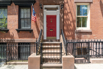 261 Mulberry St in New York, NY - Building Photo - Building Photo