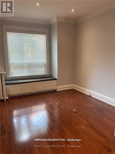 property at 125 Maitland St