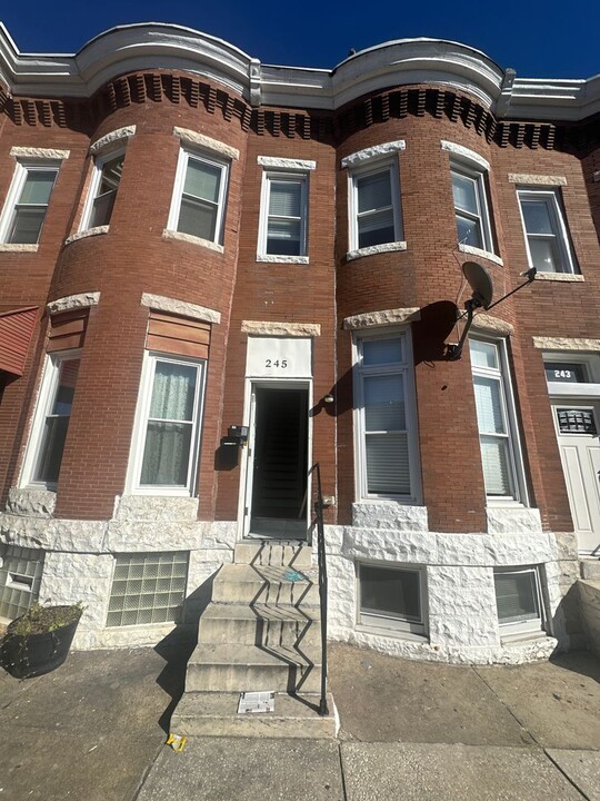 245 N Luzerne Ave in Baltimore, MD - Building Photo