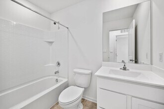 2020 Yellowstone Blvd in Mundelein, IL - Building Photo - Building Photo