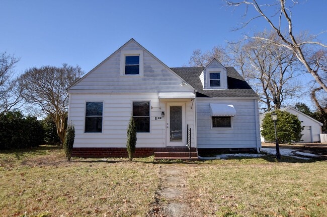 property at 11 Roberts Ct W