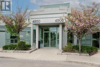4900 Glen Erin Dr in Mississauga, ON - Building Photo - Building Photo