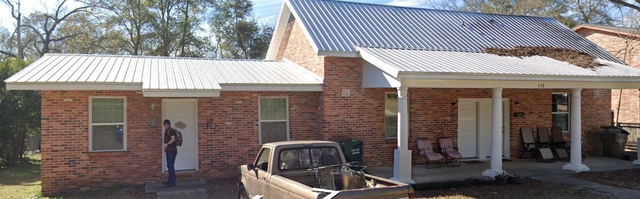 630 Newton Ave in Ozark, AL - Building Photo