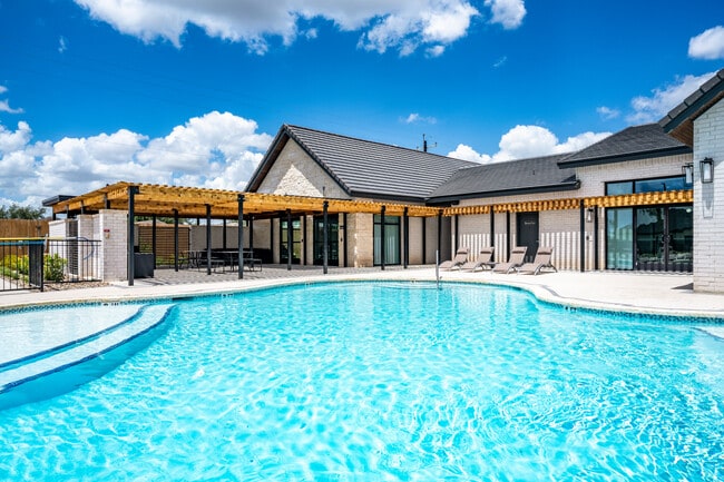 The Village in Edinburg, TX - Building Photo - Building Photo
