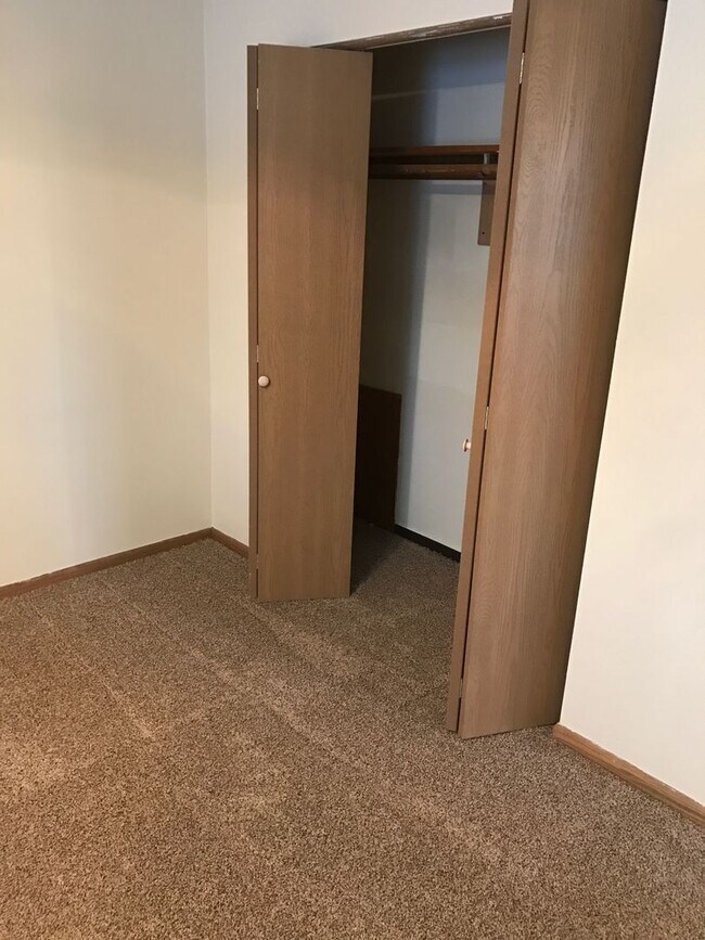 1524 15th Ave SE in St. Cloud, MN - Foto de edificio - Building Photo