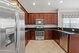 5985 Wind Cave Ln in Jacksonville, FL - Building Photo - Building Photo
