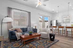 Honeycutt Run in Maricopa, AZ - Building Photo