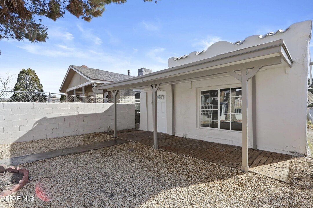 3426 Wyoming Ave in El Paso, TX - Building Photo