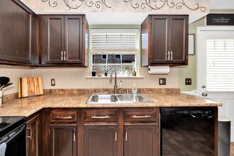 11112 Memorial Pkwy SW in Huntsville, AL - Building Photo - Building Photo