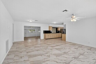 5731 NE 17th Terrace in Fort Lauderdale, FL - Building Photo - Building Photo