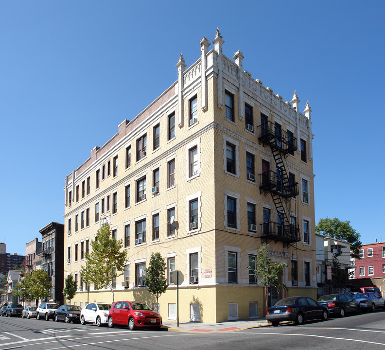 401 New York Ave in Union City, NJ - Foto de edificio