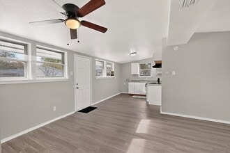 534 Henderson Cir in Garland, TX - Building Photo - Building Photo