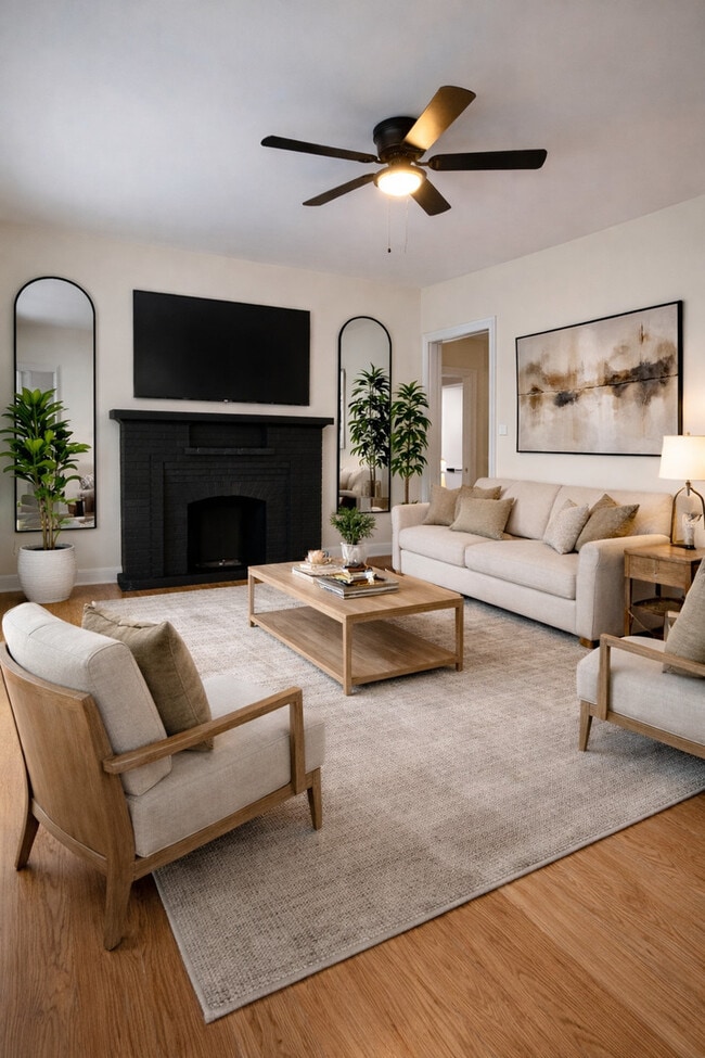 610 E 74th St in Chicago, IL - Building Photo - Building Photo