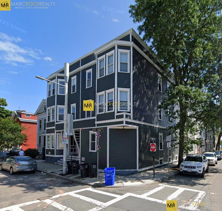 546 E 8th St in Boston, MA - Building Photo