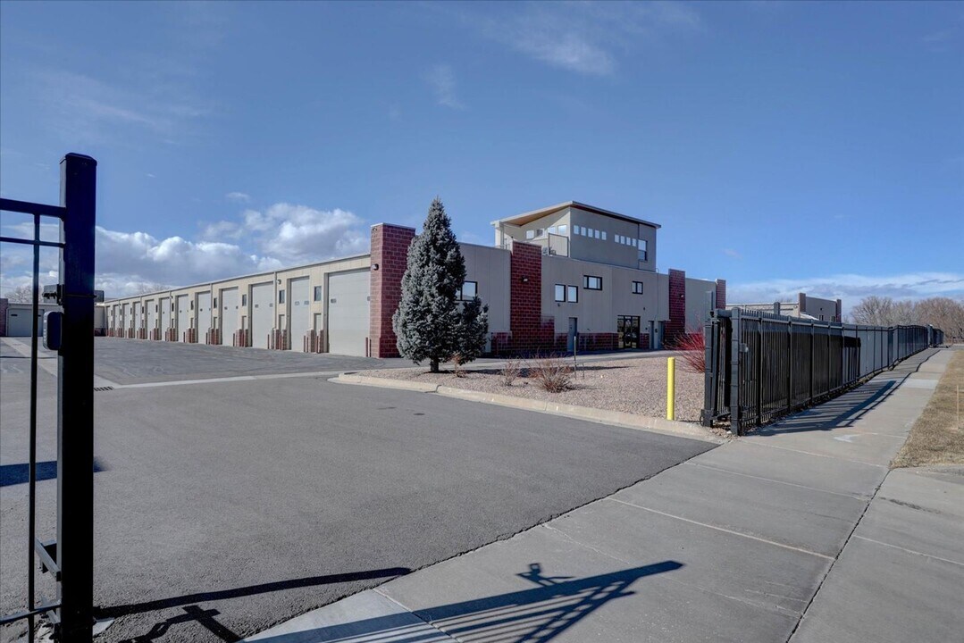 1725 Majestic Dr in Lafayette, CO - Building Photo