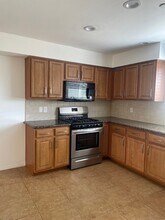 4854 Laurel Canyon Blvd in Valley Village, CA - Building Photo - Building Photo